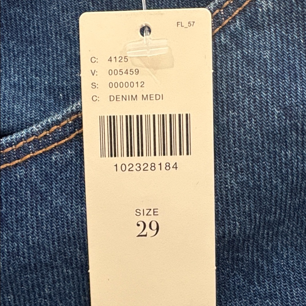NWT BLANKNYC Silver Dreams Denim The Reeve Shorts size 29 new with tags - Picture 4 of 4